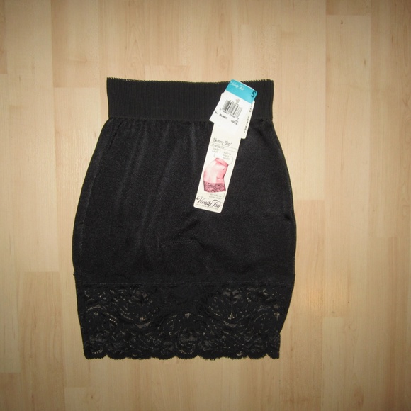 Vtg Vanity Fair Black Skinny Slip - Picture 4 of 4